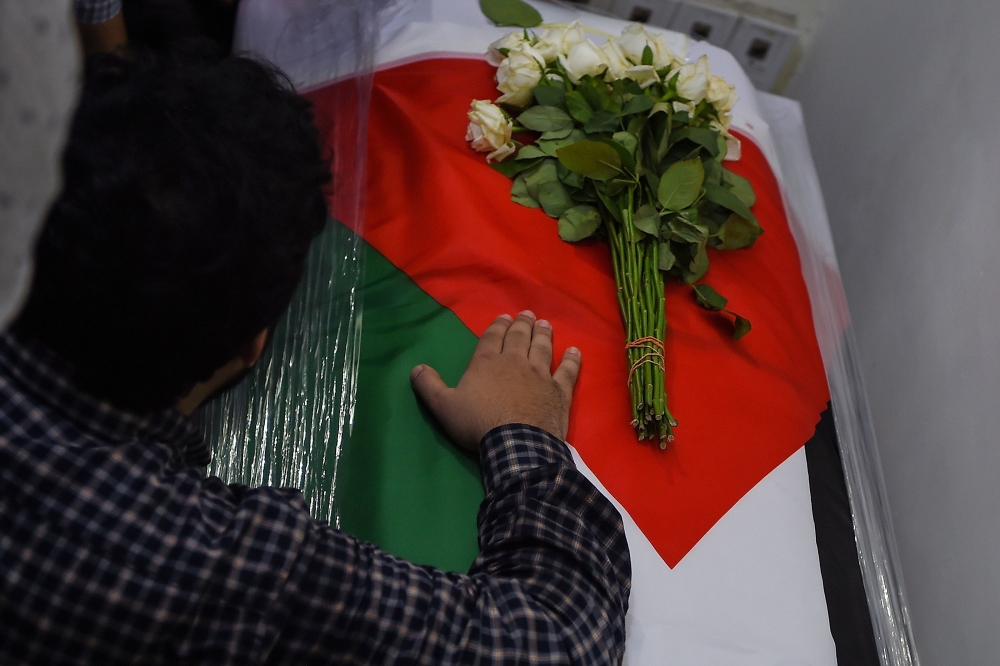 بالصور - تشييع جثمان العالم الفلسطيني المغدور فادي البطش في ماليزيا