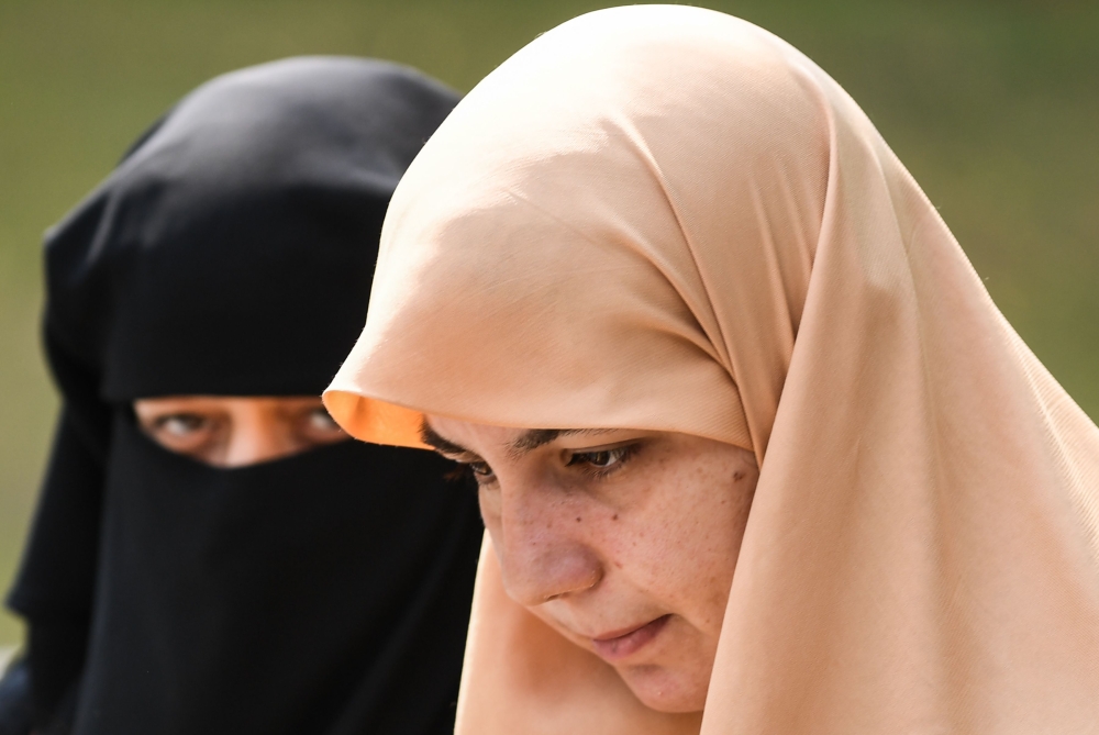 بالصور - تشييع جثمان العالم الفلسطيني المغدور فادي البطش في ماليزيا