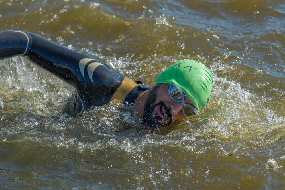 ناصر بن حمد في "الرجل الحديدي" بتكساس.. عين على الإنجاز