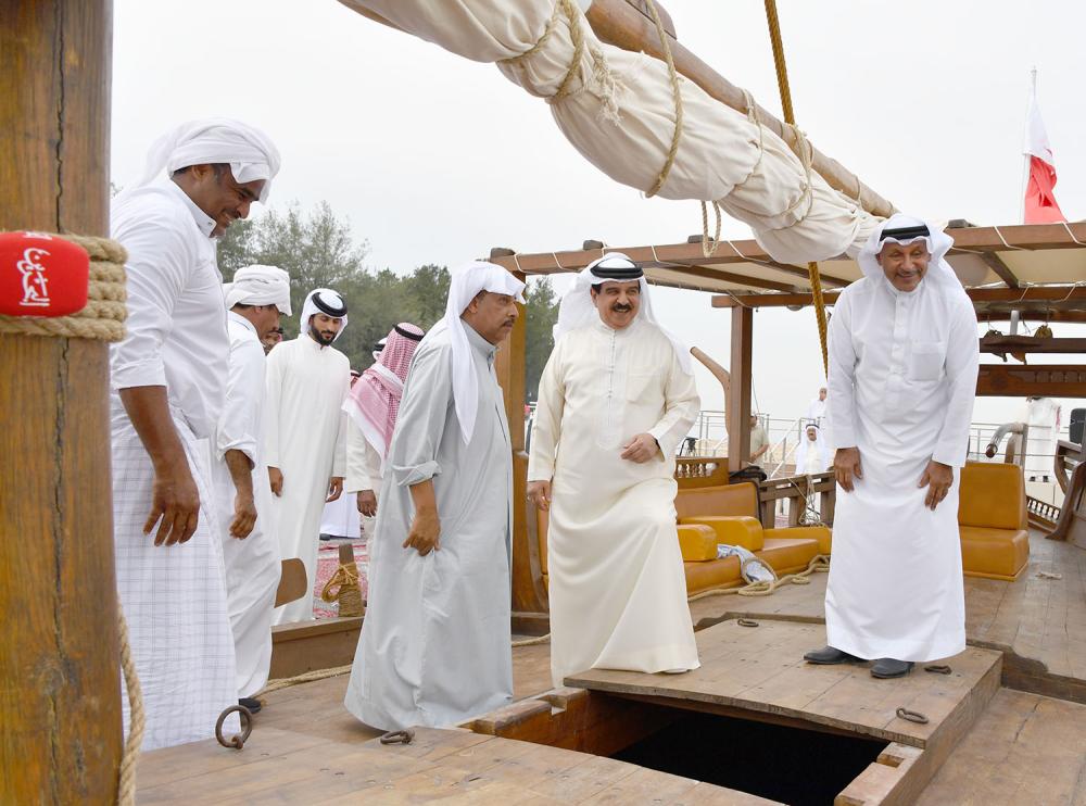 الملك يبارك إعادة بناء فرجان المحرق القديمة