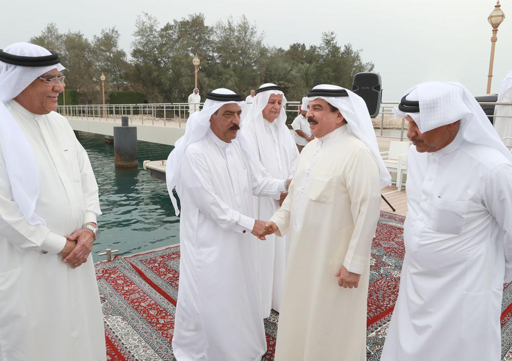 الملك يبارك إعادة بناء فرجان المحرق القديمة