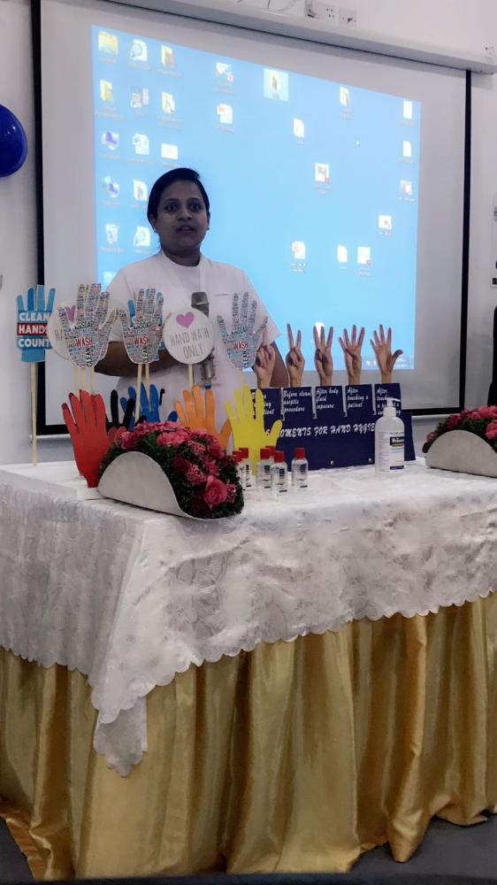 "إبراهيم خليل كانو" يعرِّف بأهمية تعقيم اليدين في الوقاية من المرض