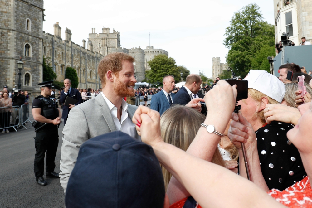 بالصور - استعدادات في بريطانيا للزفاف الملكي للأمير هاري وميغن ماركل السبت