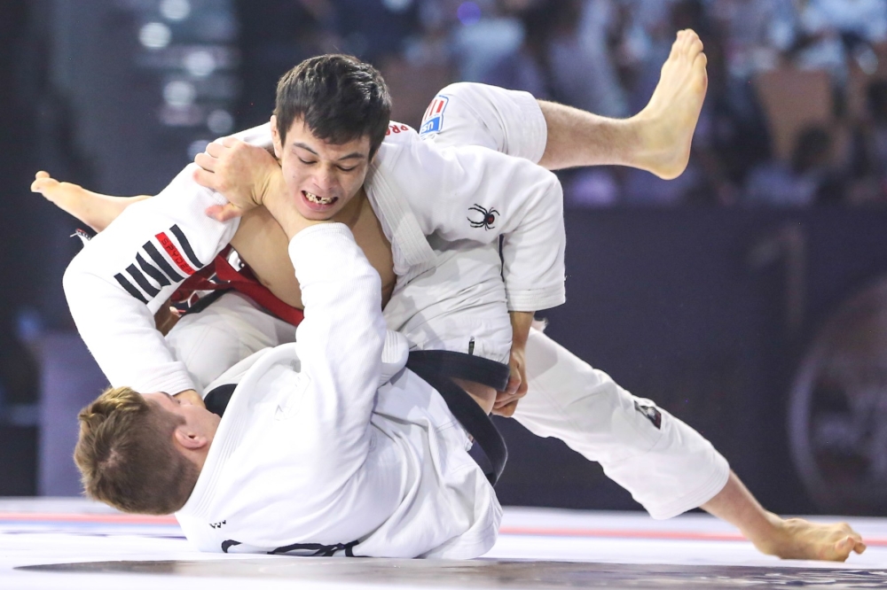 مواجهة أسطورية بين الياباني دايسوكي سوجي وفيتور شاولين..في جولة الجوجيتسو