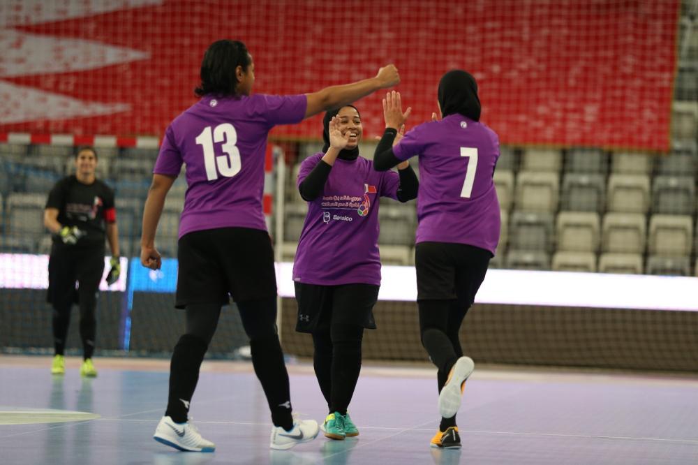 الإصرار يضرب موعدا مع القوة في نهائي دوري الفتيات