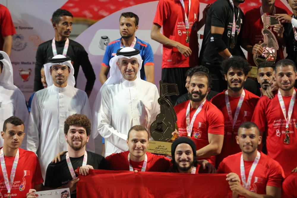 خالد بن حمد يُنيب وزير الشباب والرياضة لتتويج أبطال دوري سموه للفتيات والجاليات والأندية