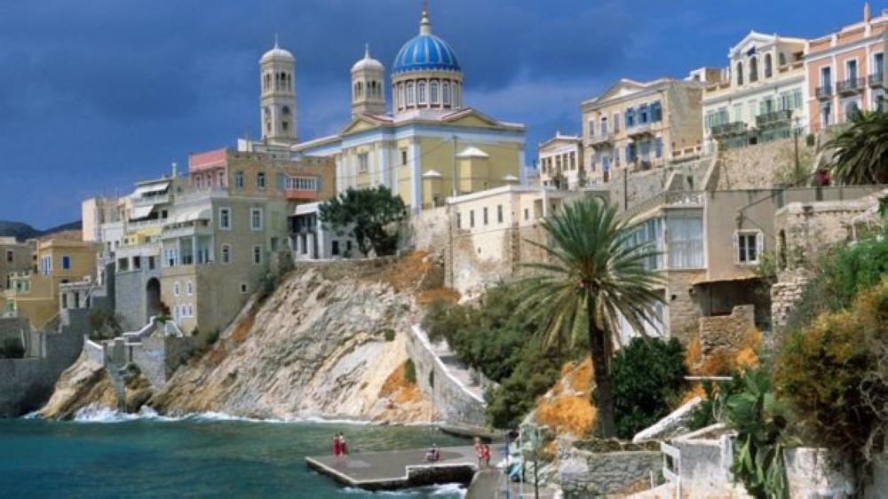 وظيفة على جزيرة يونانية خلابة تشترط حب القطط