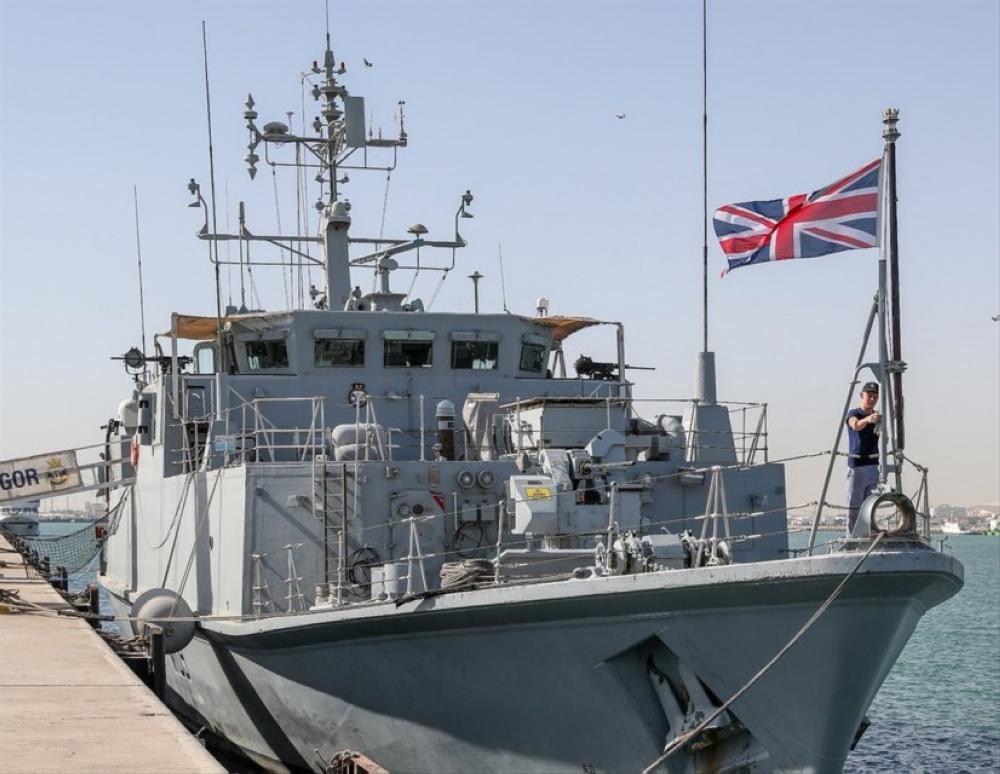 البحرية البريطانية تراقب سفينة روسية في القناة الإنجليزية