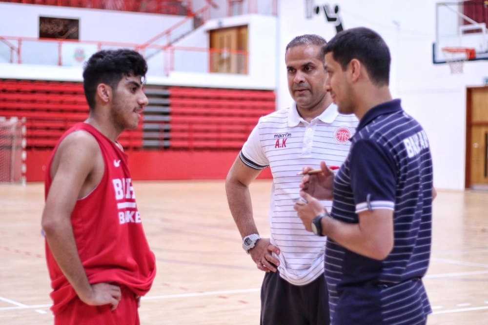 الأحمر السلاوي الناشئ يدشن المشوار الخليجي بملاقاة عمان