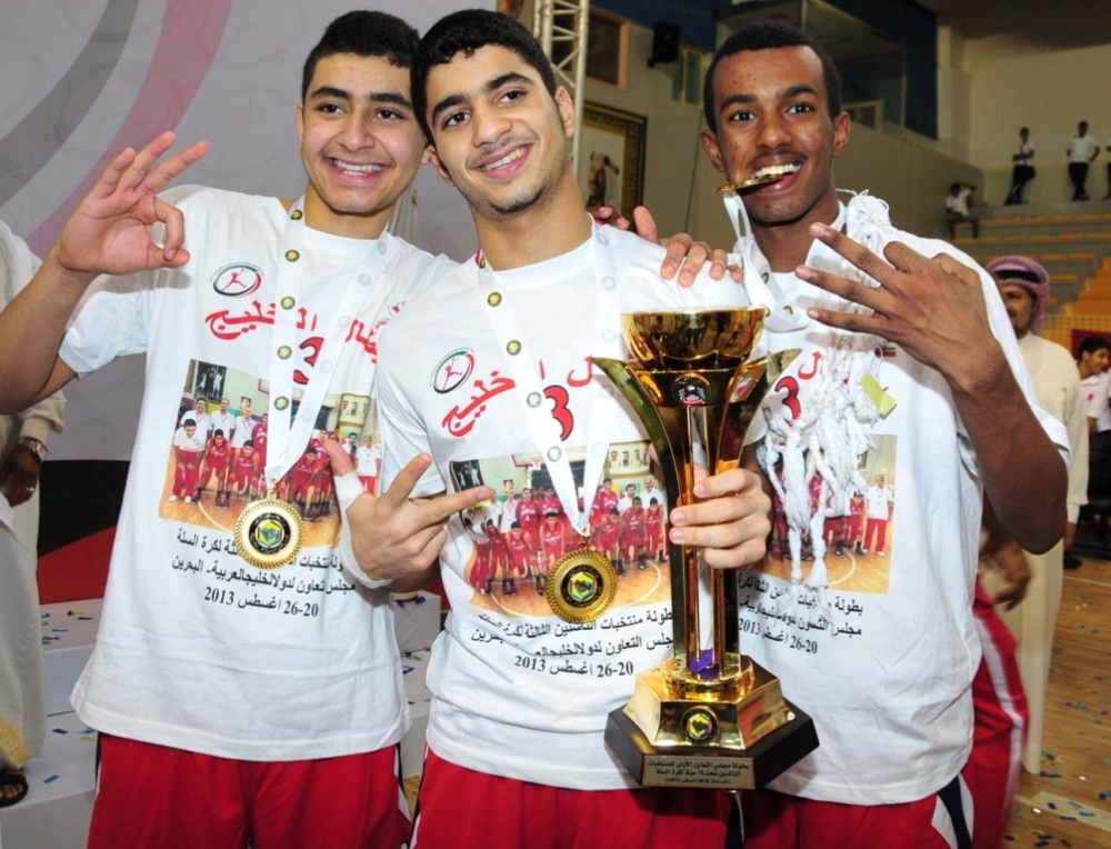 الأحمر السلاوي الناشئ يدشن المشوار الخليجي بملاقاة عمان