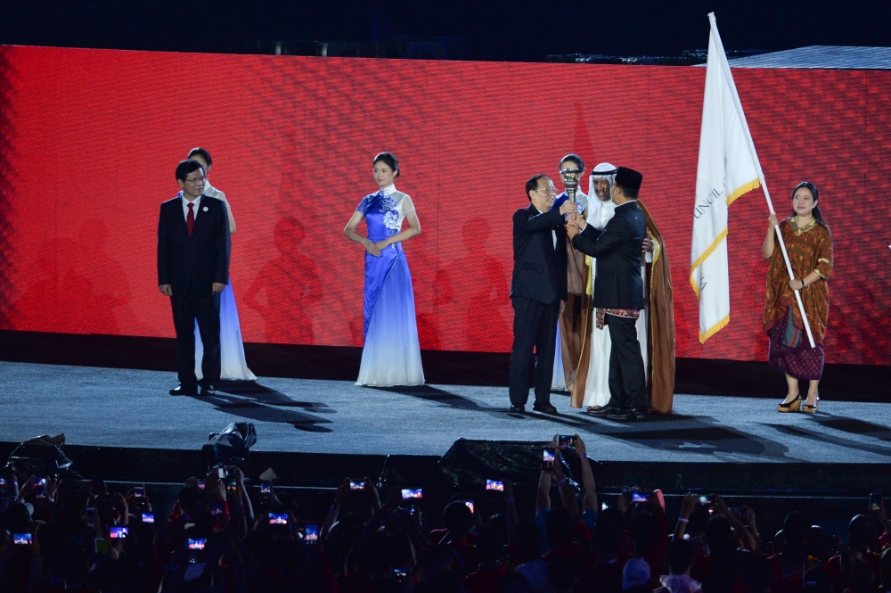 إندونيسيا تودع 16 ألف رياضي بدورة الألعاب الآسيوية