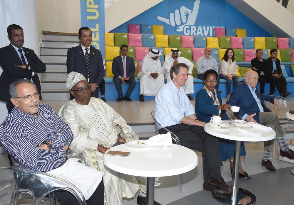 "وفد حائزي نوبل": "مدينة خليفة" نموذج للطفرة الإسكانية والعمرانية