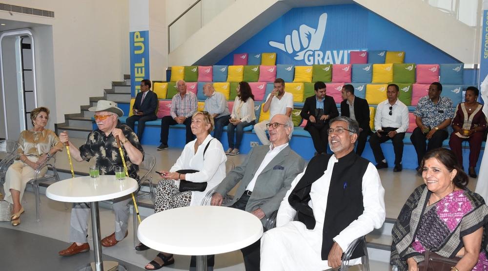 "وفد حائزي نوبل": "مدينة خليفة" نموذج للطفرة الإسكانية والعمرانية