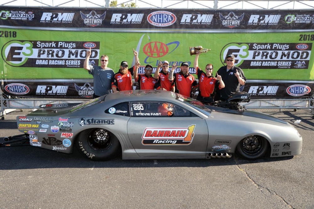 جاكسون يقود "بحرين ون" لتحقيق سادس انتصاراته في بطولة NHRA للسيارات