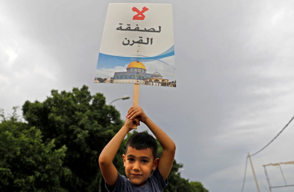 بالصور - الفلسطينيون ينتفضون ضد "يهودية الدولة" في ذكرى "انتفاضة الأقصى"