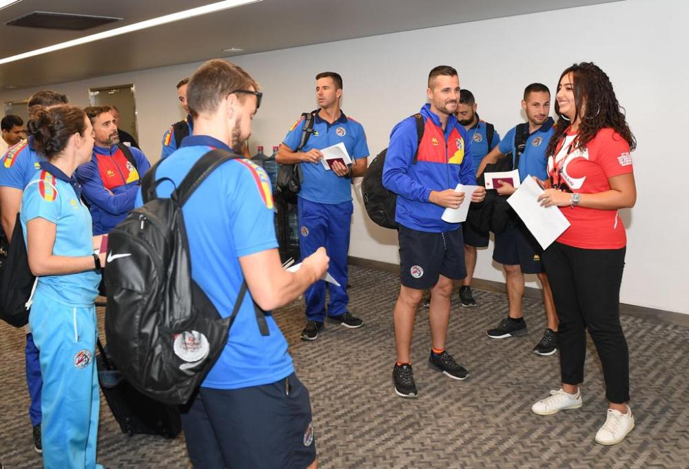 وصول الفريق الإسباني للمشاركة ببطولة كأس العالم للطيران الحر الداخلي