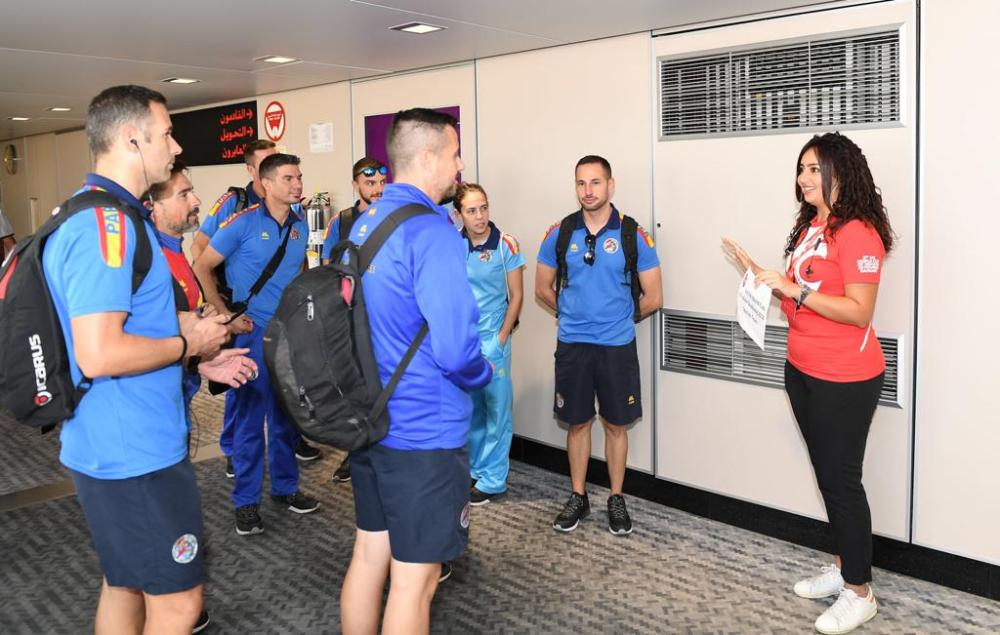 وصول الفريق الإسباني للمشاركة ببطولة كأس العالم للطيران الحر الداخلي