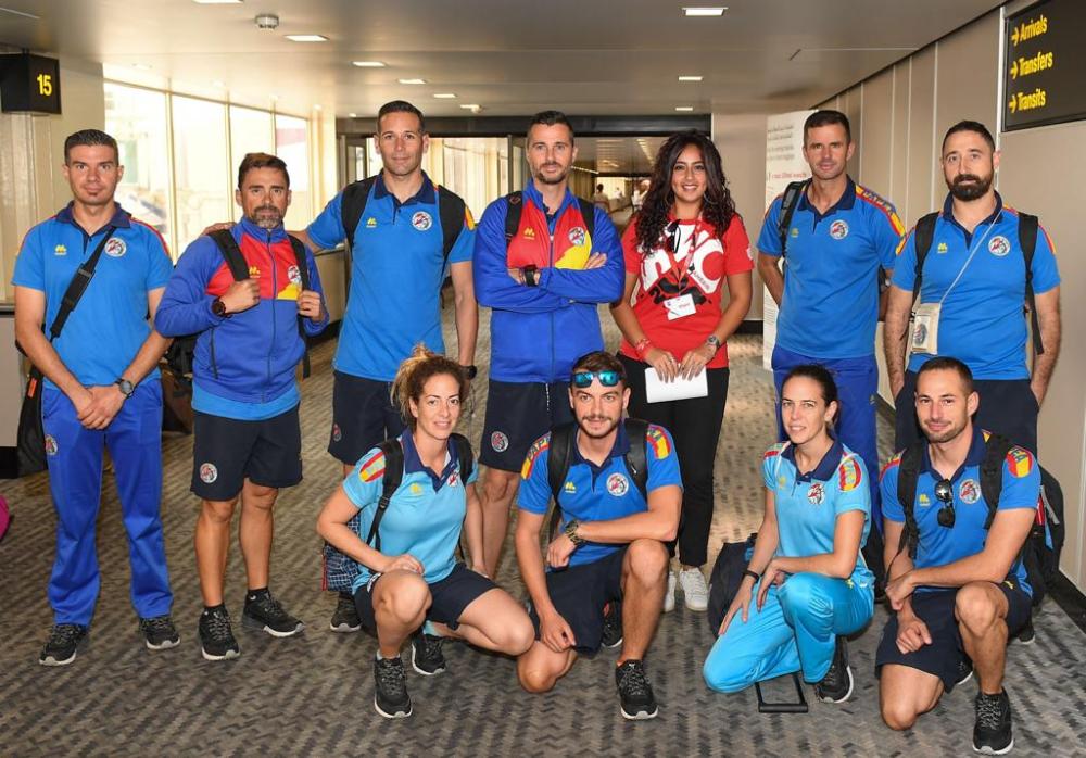 وصول الفريق الإسباني للمشاركة ببطولة كأس العالم للطيران الحر الداخلي