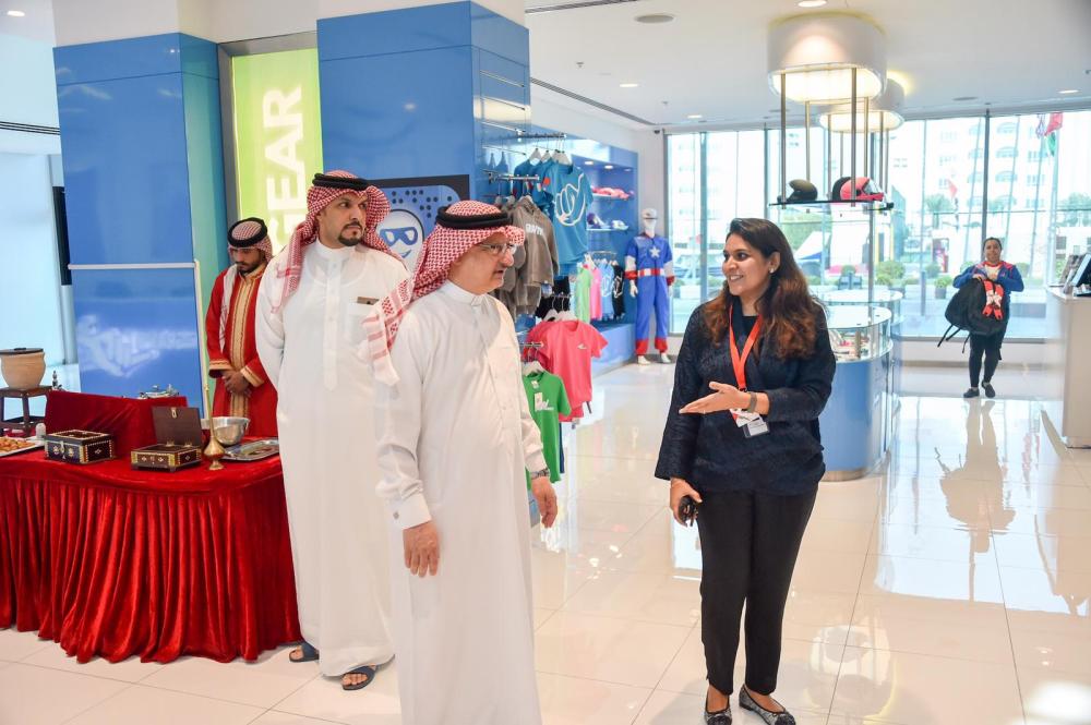 عسكر يشيد بالتحضيرات لبطولة العالم للطيران الحر الداخلي