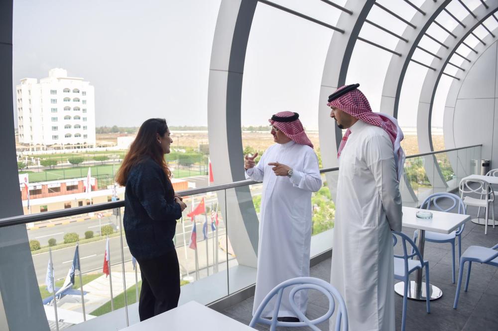 عسكر يشيد بالتحضيرات لبطولة العالم للطيران الحر الداخلي