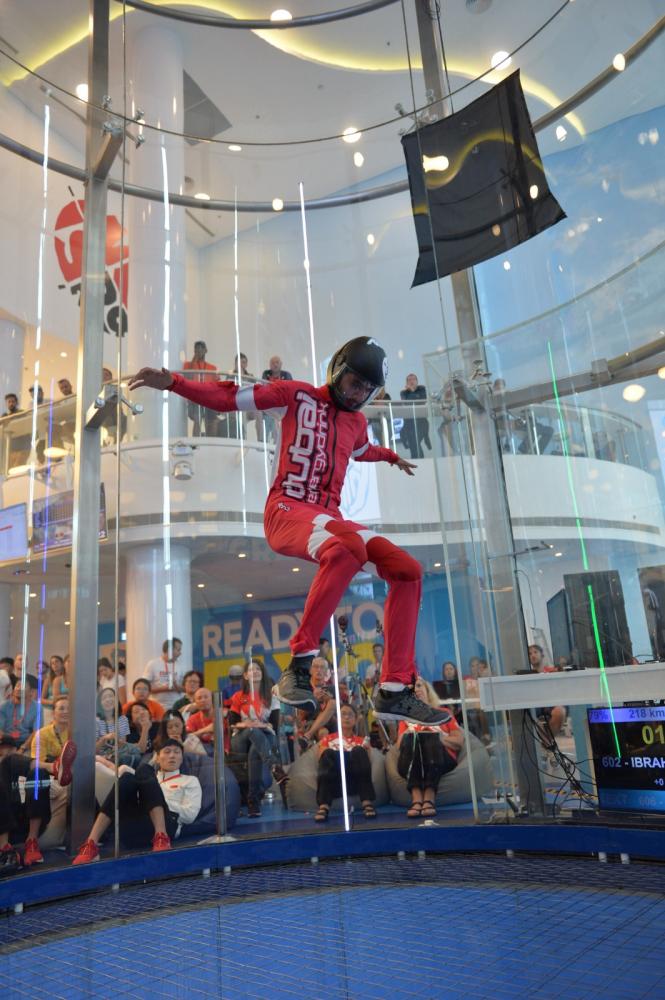 300 متسابق يمثلون 100 فريق من 25 دولة بختام بطولة كأس العالم الثالثة للطيران الحر الداخلي