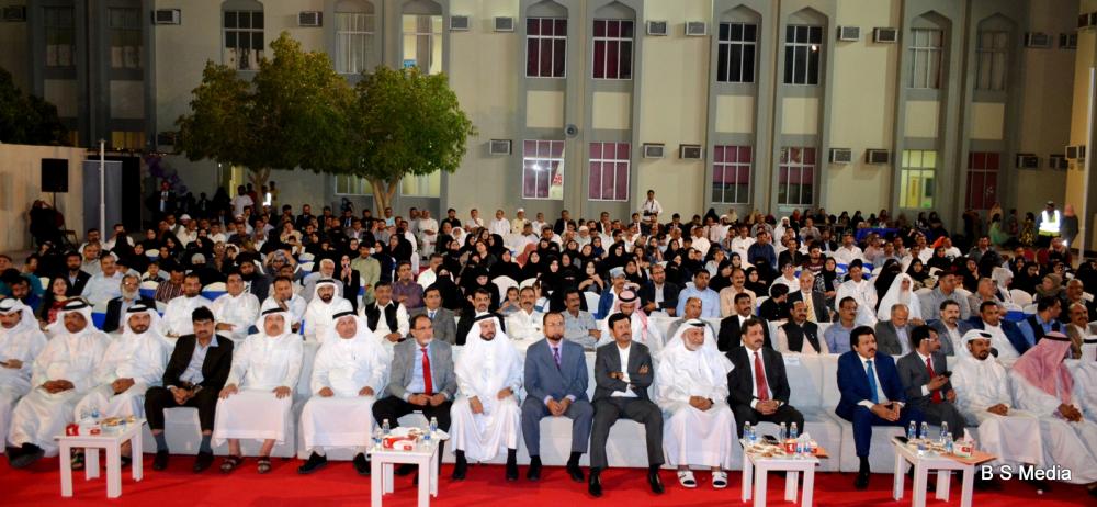 في أكبر حفل.. المدرسة الباكستانية تحتفي بتخريج 137 طالباً وطالبة