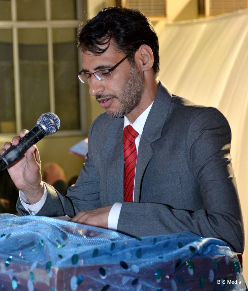 في أكبر حفل.. المدرسة الباكستانية تحتفي بتخريج 137 طالباً وطالبة