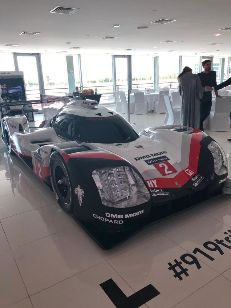 حلبة "دبي أوتودروم" تدشن الموسم العاشر من تحدي كأس بورشه بي دبليو تي جي تي 3 الشرق الأوسط