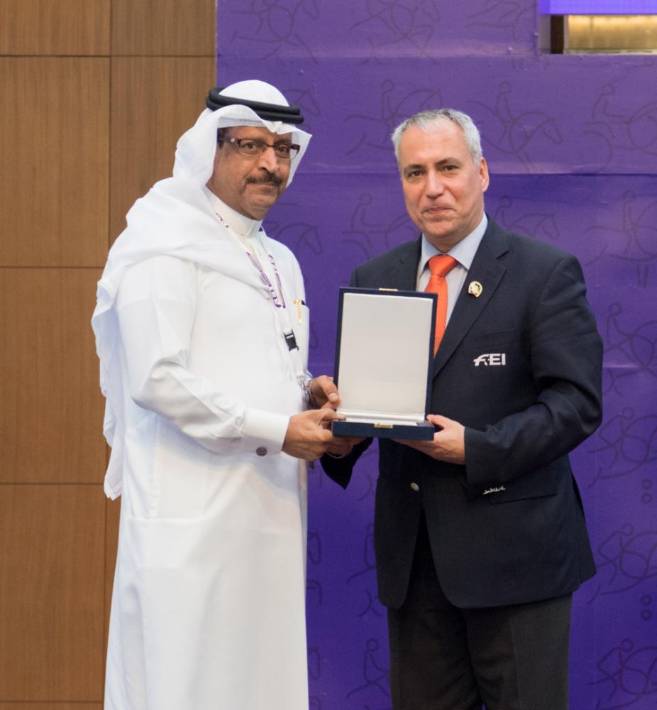 فيصل بن راشد يشيد بجهود وطنية ساهمت بإنجاح "كونغرس الفروسية"