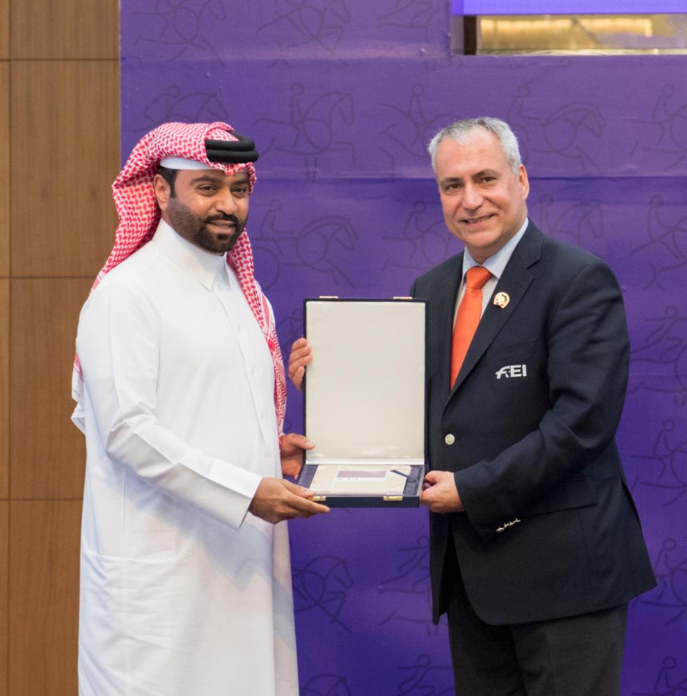 فيصل بن راشد يشيد بجهود وطنية ساهمت بإنجاح "كونغرس الفروسية"