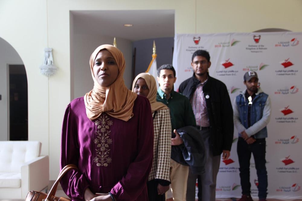 بالصور - إقبال كبير على التصويت في انتخابات البحرين بأمريكا