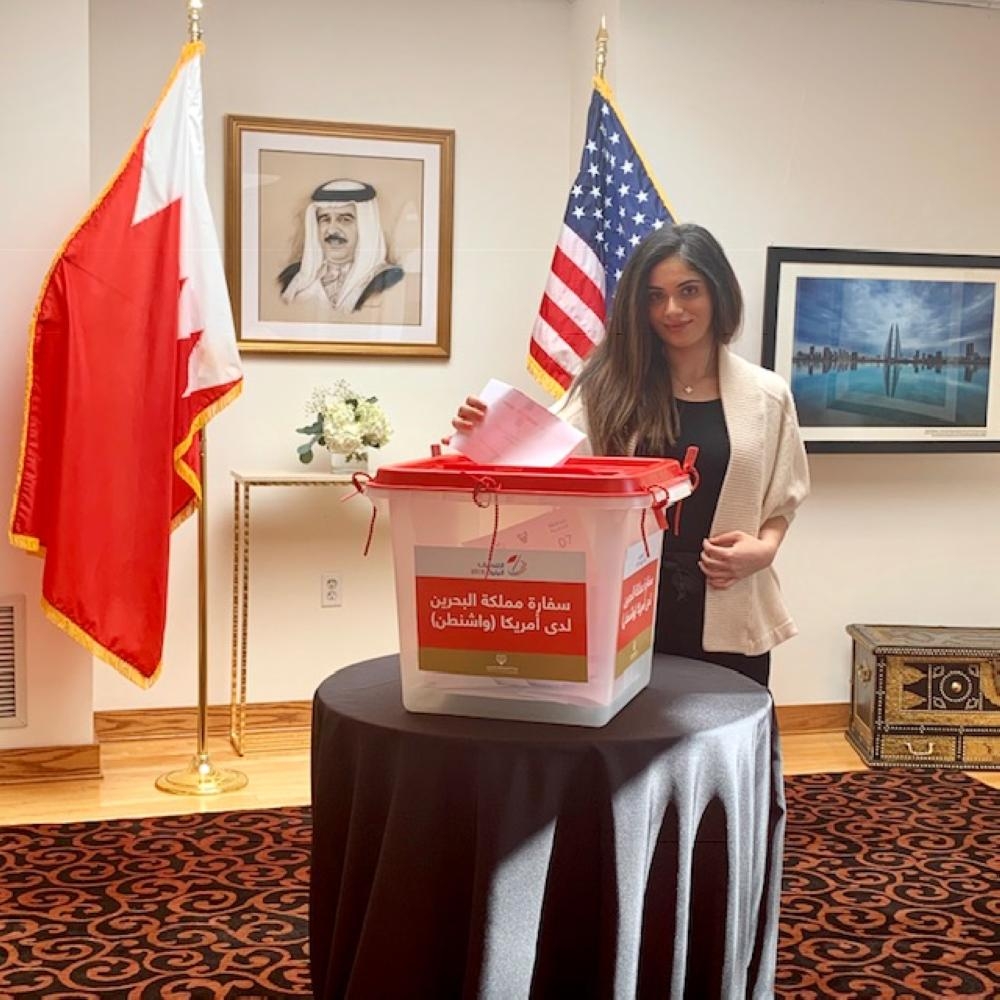 بالصور - إقبال كبير على التصويت في انتخابات البحرين بأمريكا