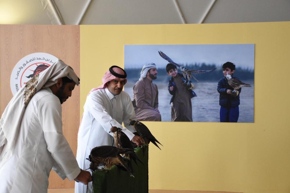 لجنة الموروث تتأهب لانطلاق موسم ناصر بن حمد للصقور والصيد الأربعاء