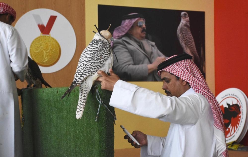 لجنة الموروث تتأهب لانطلاق موسم ناصر بن حمد للصقور والصيد الأربعاء