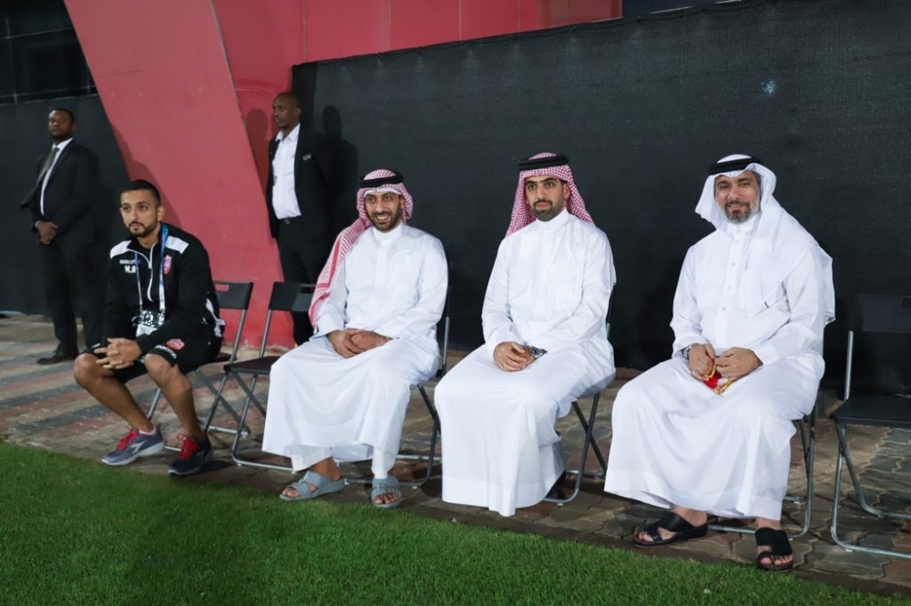 "الأحمر" يختتم تدريباته استعداداً لمواجهة الإمارات