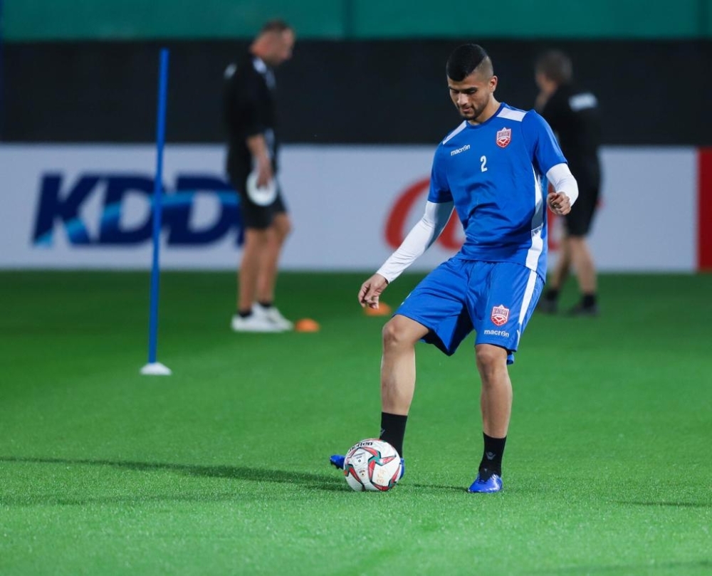 "الأحمر" يختتم تدريباته استعداداً لمواجهة الإمارات