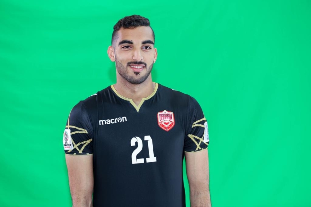 "الأحمر" يختتم تدريباته استعداداً لمواجهة الإمارات