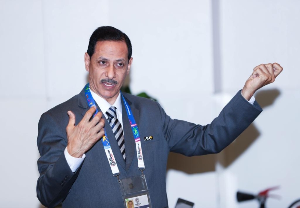 "الأحمر" يختتم تدريباته استعداداً لمواجهة الإمارات