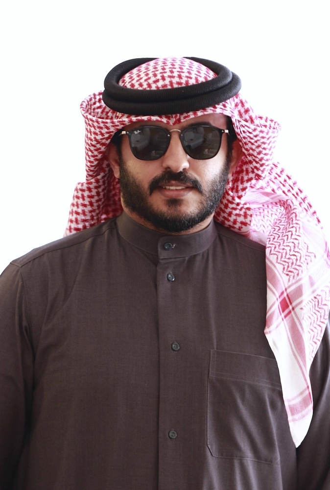 صقارو البحرين يواصلون التألق في بطولات فزاع التراثية