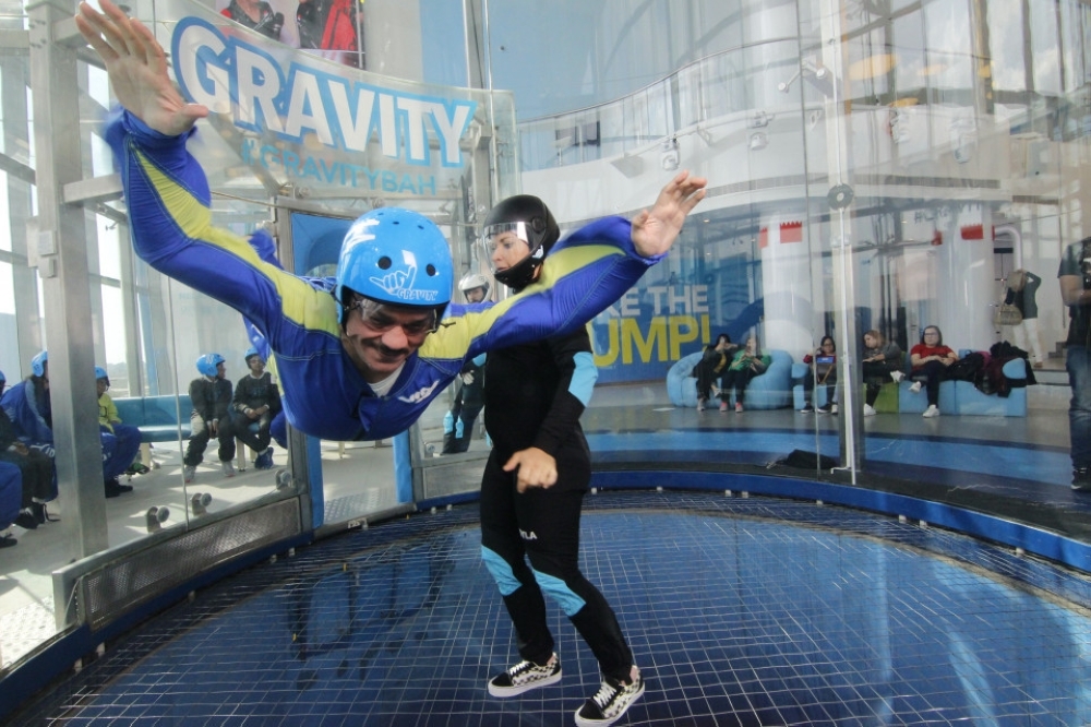 حلق مع "جرافيتي" خلال مهرجان "البحرين تتسوق"