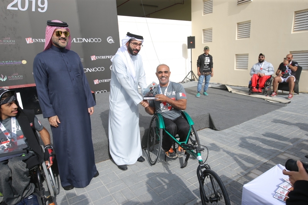 المؤيد يتوج الفائزين في سباق بن فقيه للجري