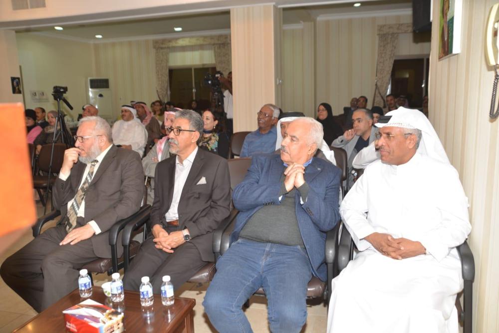 الشاعر علي خليفة يلقي محاضرة "خمسون عاماً من الشعر" في "الأدباء والكتاب"