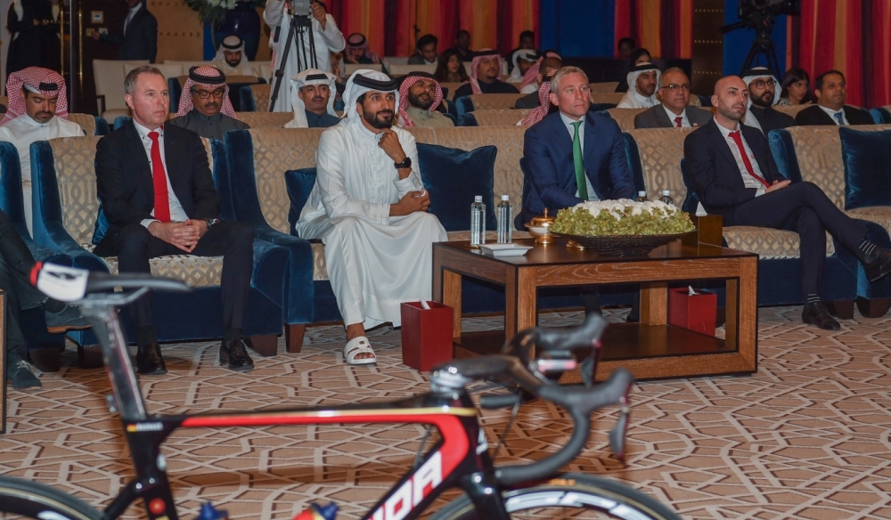 ناصر بن حمد: نفخر بإنجازات فريق البحرين ميريدا للدراجات الهوائية