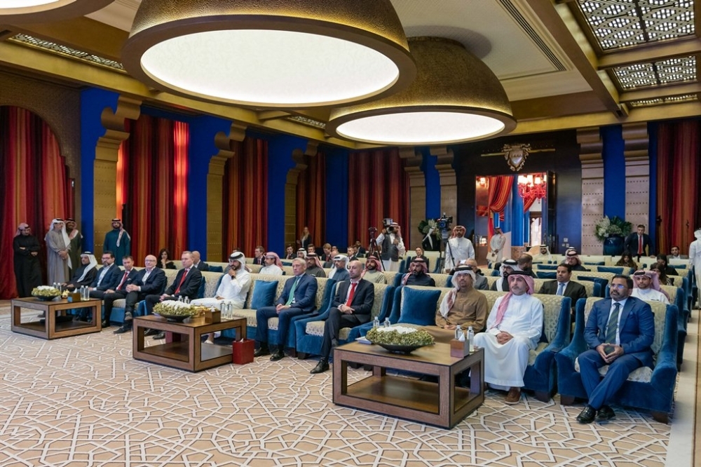 ناصر بن حمد: نفخر بإنجازات فريق البحرين ميريدا للدراجات الهوائية