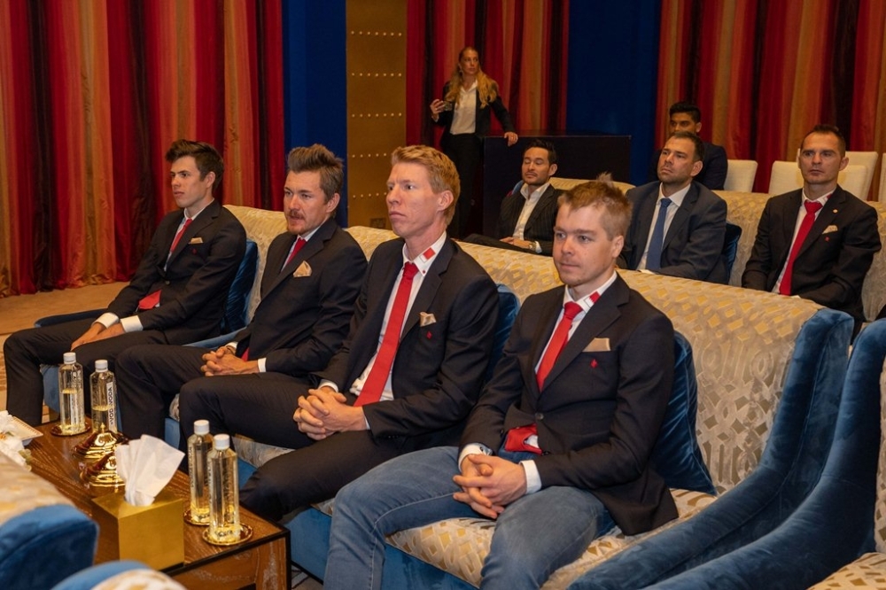 ناصر بن حمد: نفخر بإنجازات فريق البحرين ميريدا للدراجات الهوائية