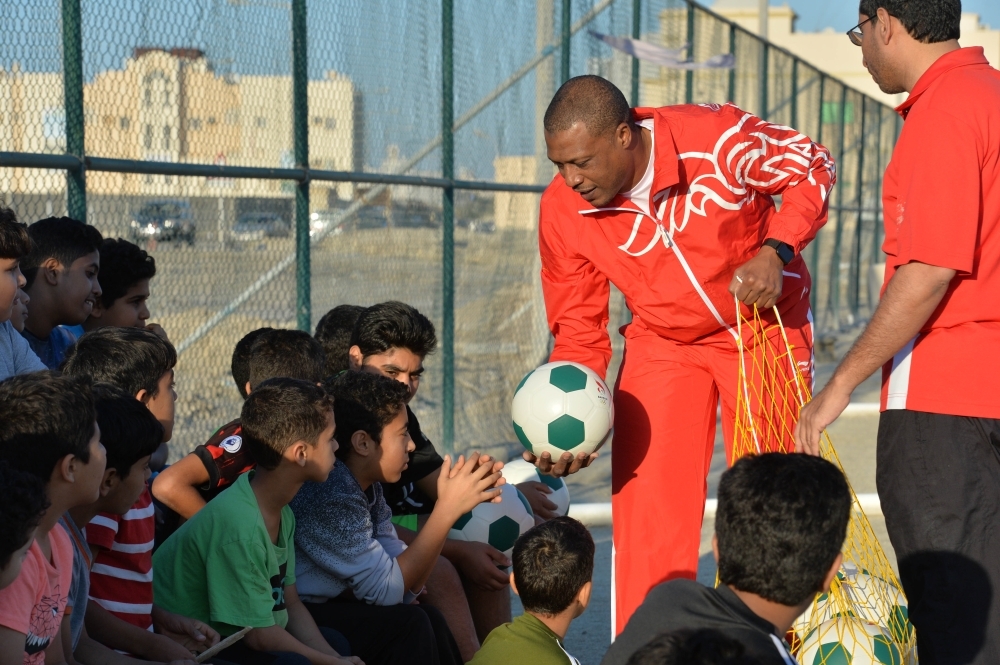 توزيع 62 كرة على أطفال هورة سند ضمن "ملاعب الفرجان"