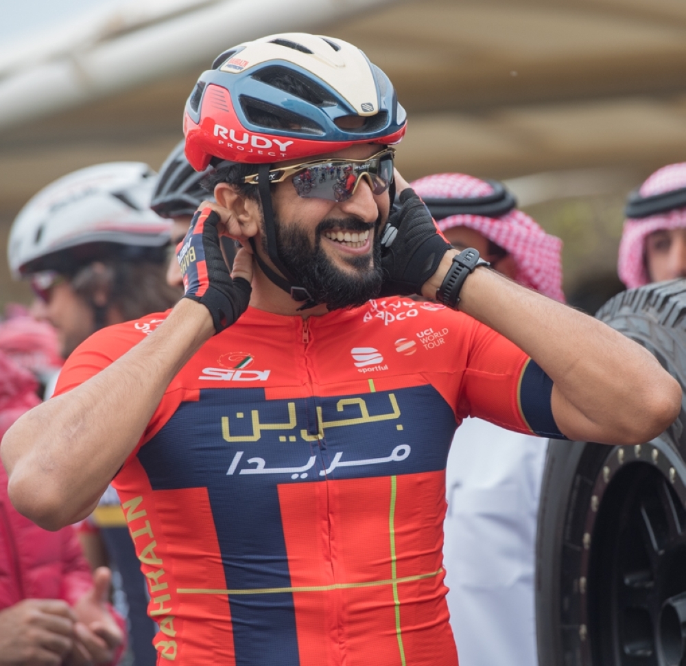 ناصر بن حمد يشارك في تدريبات فريق ميريدا للدراجات