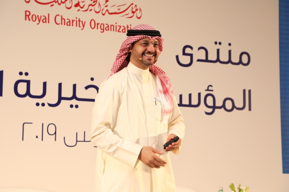 ناصر بن حمد: التوجيهات الملكية تضمن للإنسان مساعدته والحفاظ على كرامته