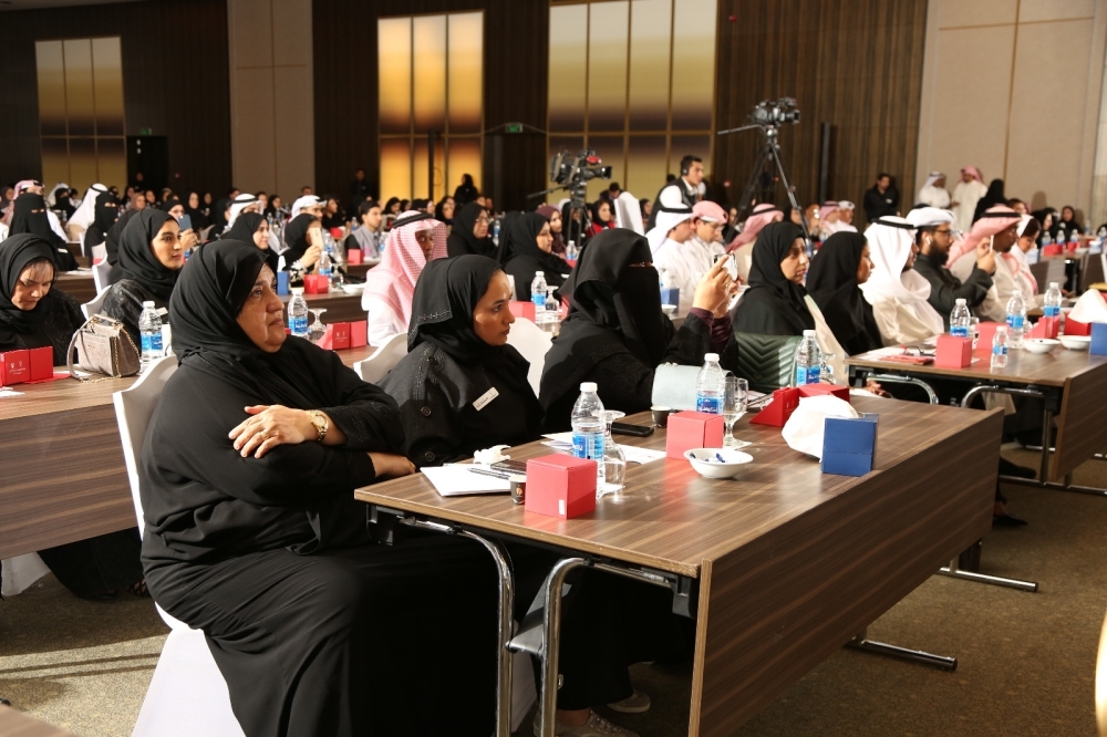 ناصر بن حمد: التوجيهات الملكية تضمن للإنسان مساعدته والحفاظ على كرامته