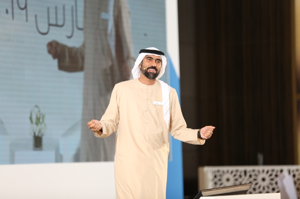 ناصر بن حمد: التوجيهات الملكية تضمن للإنسان مساعدته والحفاظ على كرامته